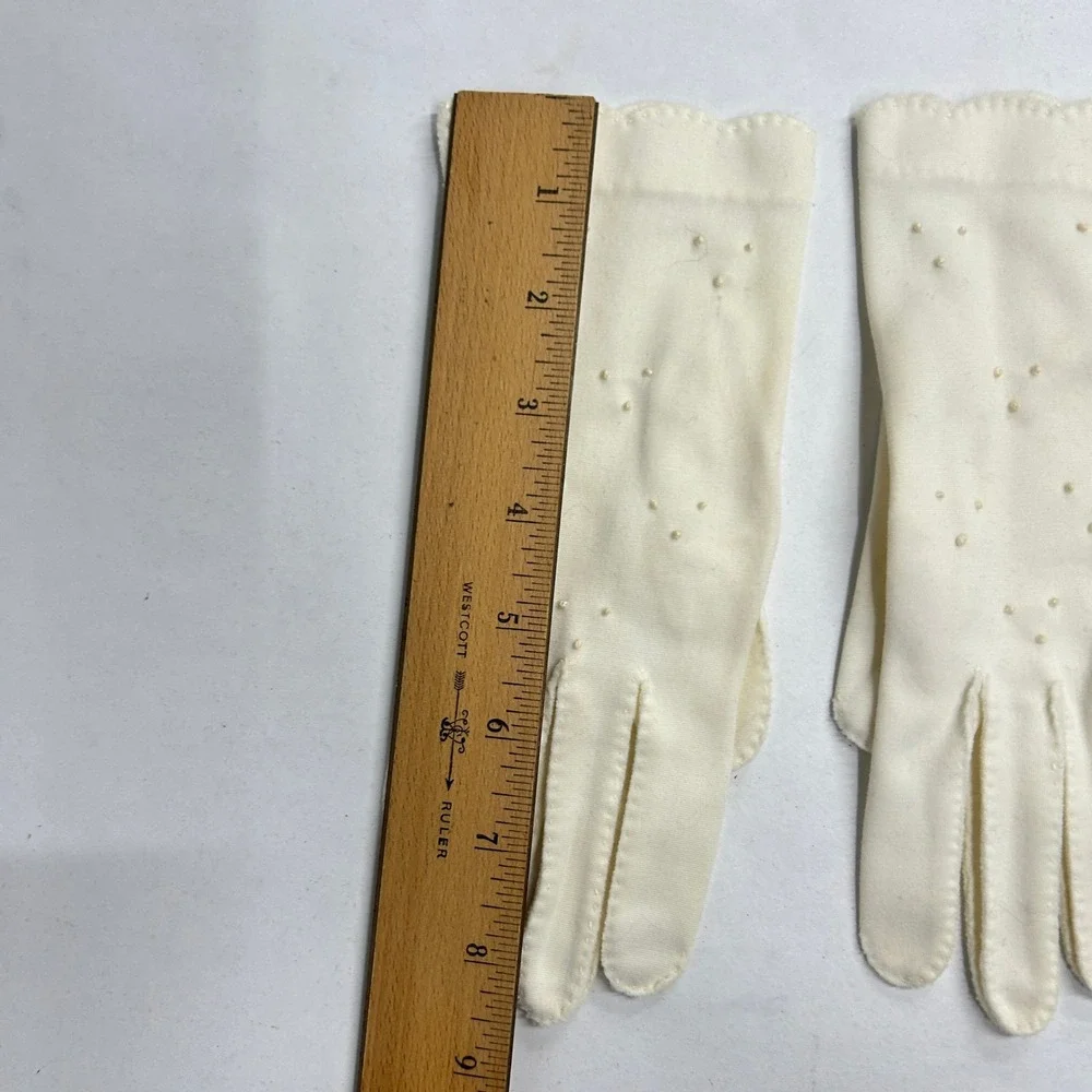 Vintage Beaded Wrist Length Gloves Small Cream Ivory Cottagecore Coquette 50s